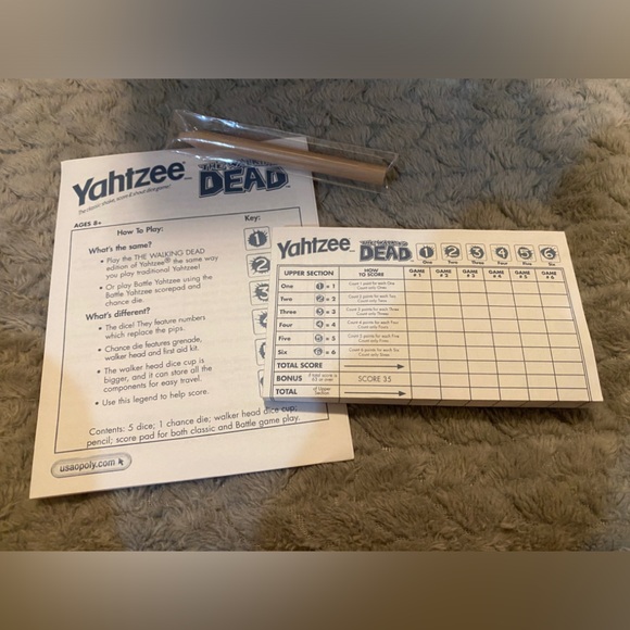 2014 🧟‍♂️COLLECTOR'S EDITION TWD YAHTZEE🧟‍♀️ - Picture 8 of 9